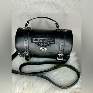 Harley Davidson Vintage barrel black leather bag HD36